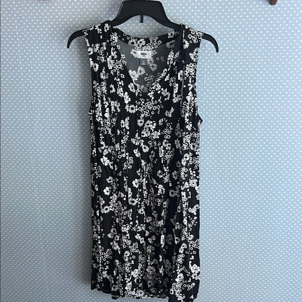 Old Navy Black and White Floral Dress